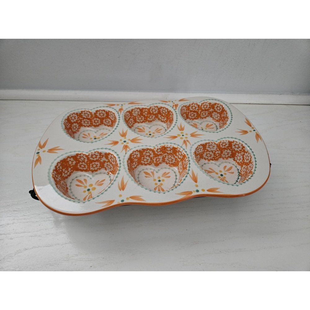 Temptations Old World Style Orange‎ Heart Cupcake Muffin Pan With Wire Basket